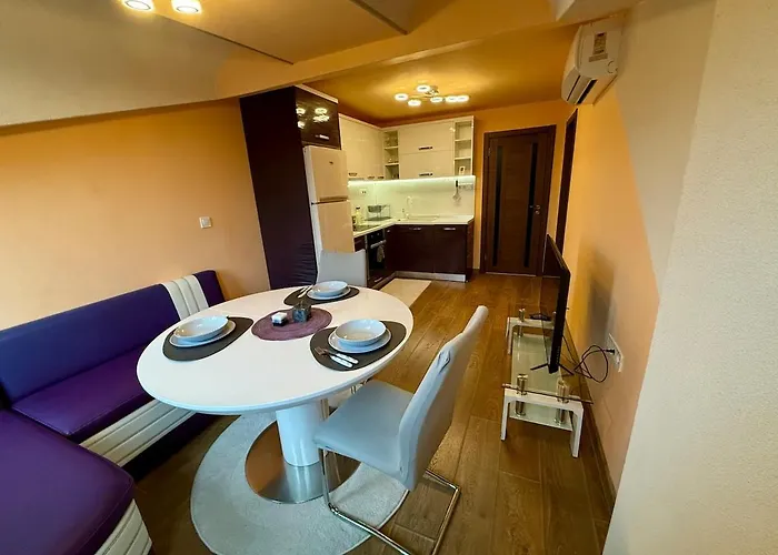 Two-bedroom In The Heart Of Burgas, Bogoridi Street Apartamento *